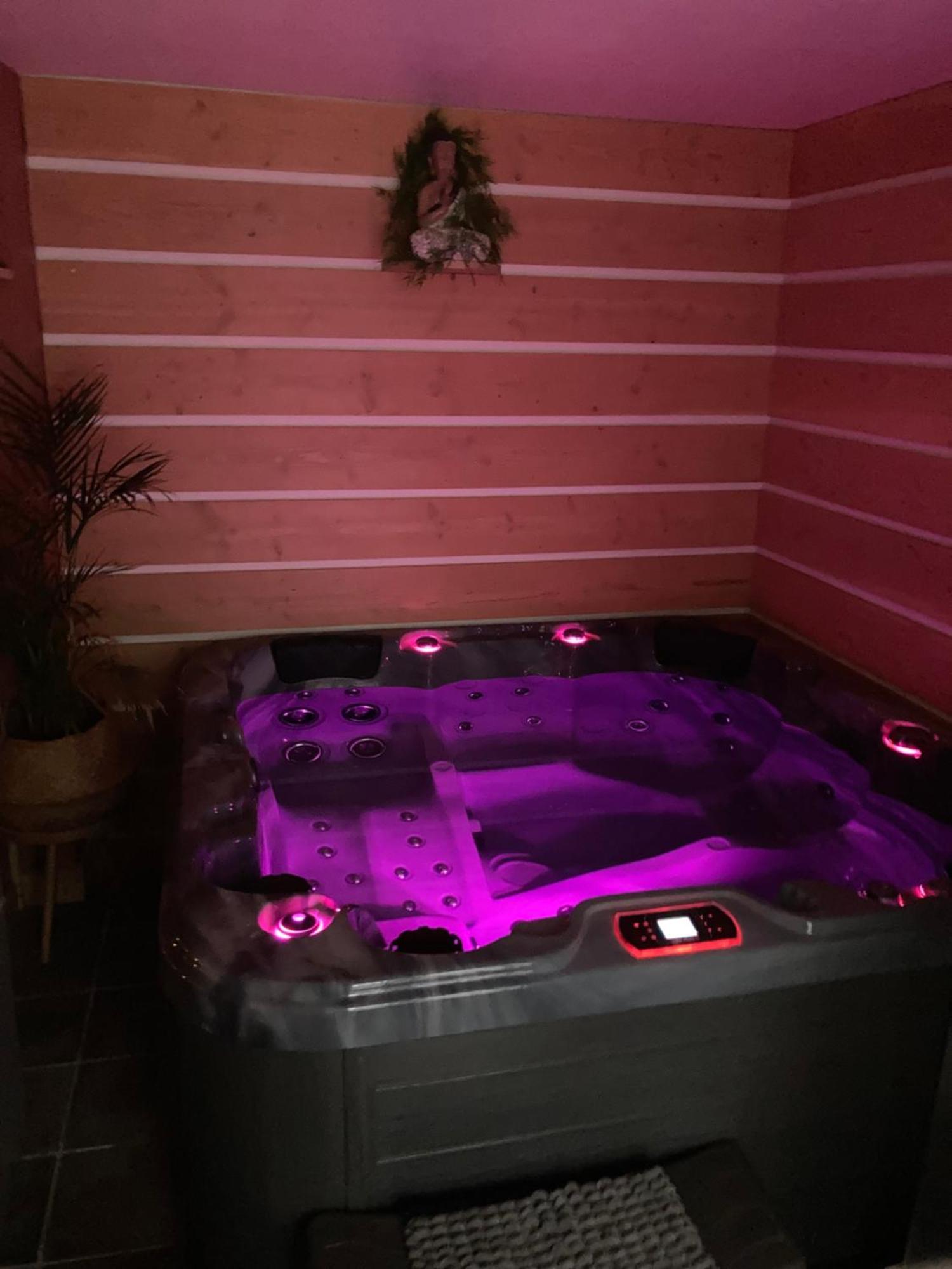 Le Chai De La Rose Spa Et Seances Bien Etre Doue-la-Fontaine Ngoại thất bức ảnh