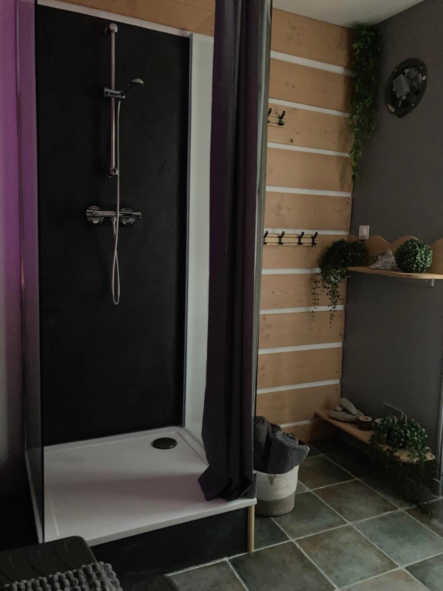 Le Chai De La Rose Spa Et Seances Bien Etre Doue-la-Fontaine Ngoại thất bức ảnh